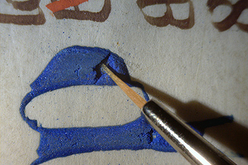 Ecaillement des pigments dans les manuscrits mdivaux